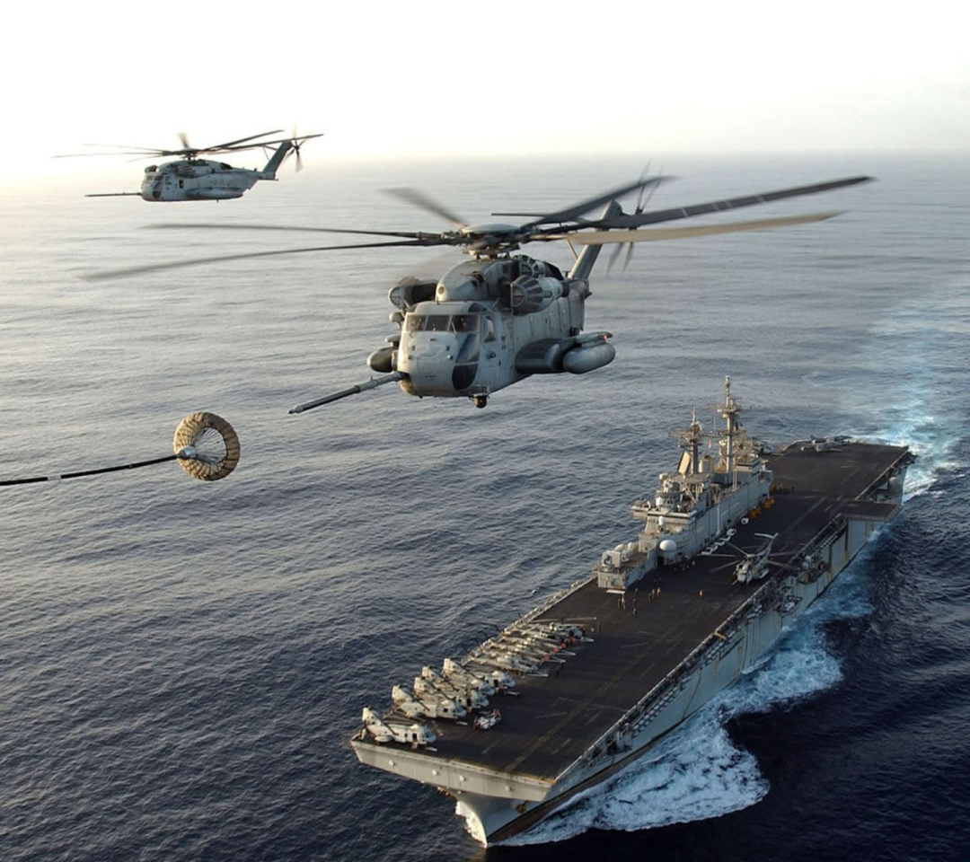 Fondo de pantalla Aircraft Carrier And Helicopter 1080x960