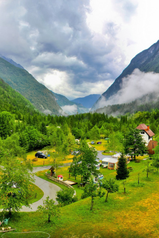 Fondo de pantalla Slovenian Mountains Landscape 320x480