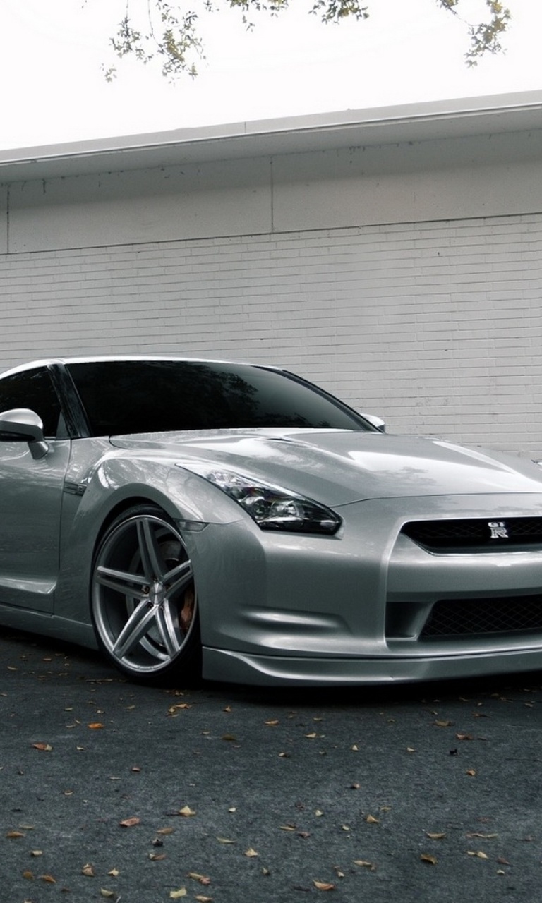 Supercar Nissan GTR wallpaper 768x1280