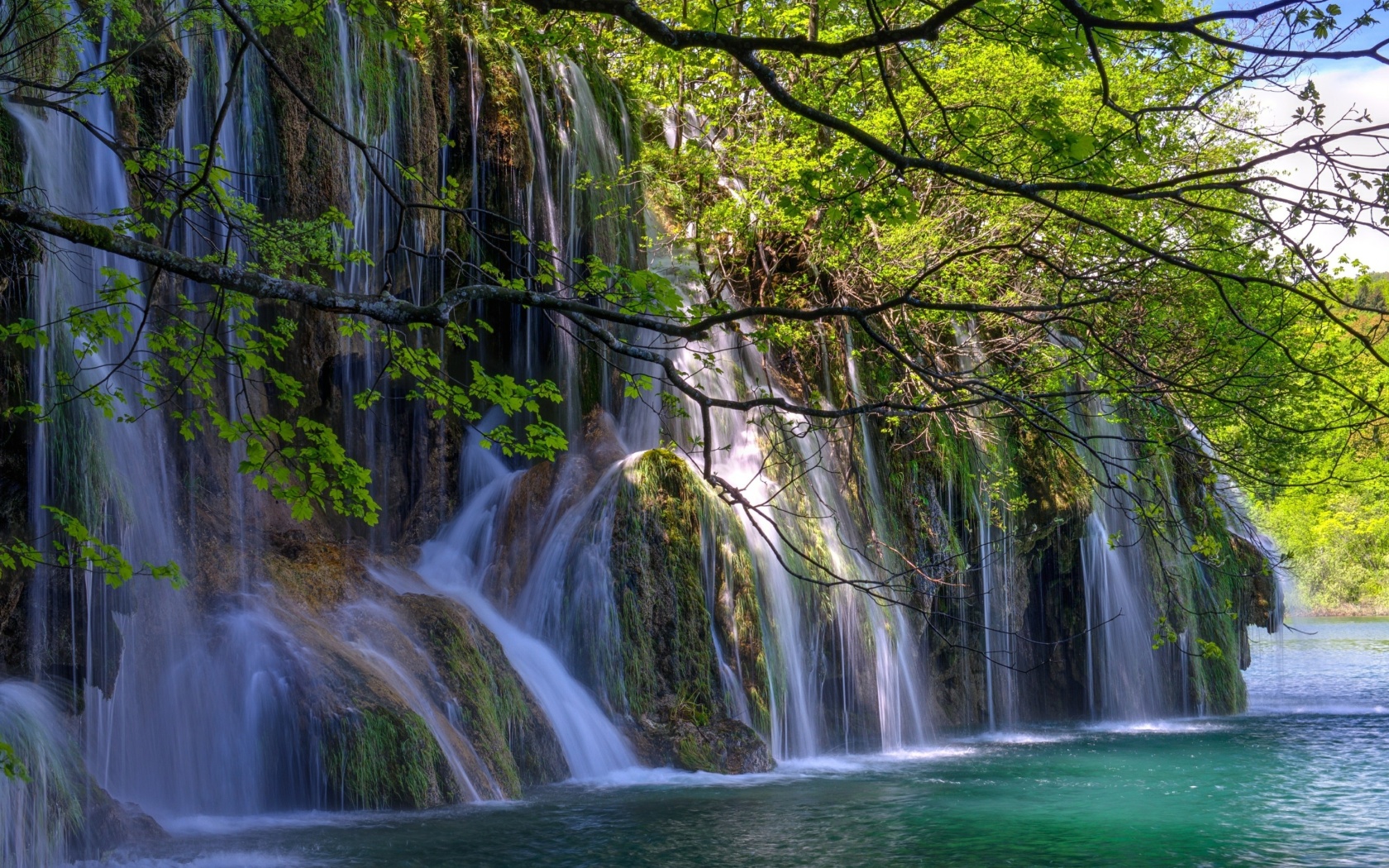 Waterfalls in National park Plitvice screenshot #1 1680x1050