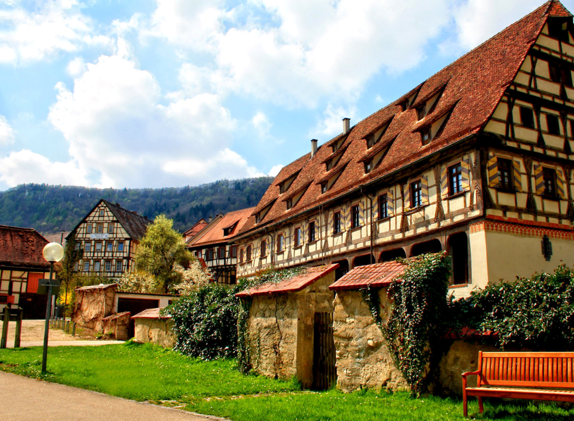 Das Blaubeuren, Germany, Baden Wurttemberg Wallpaper 1920x1408