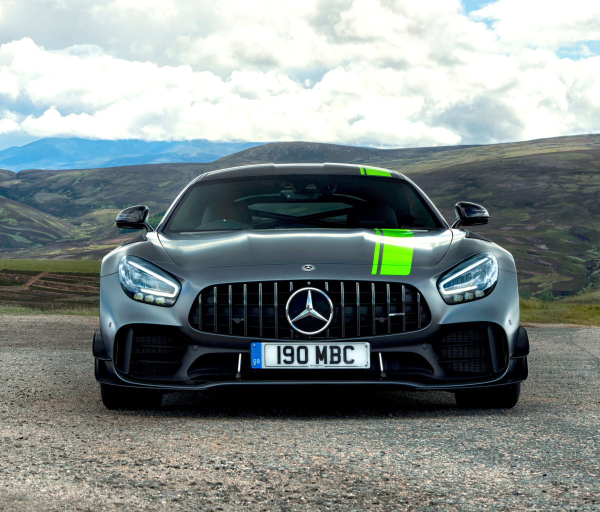 Screenshot №1 pro téma Mercedes AMG GT R 1200x1024