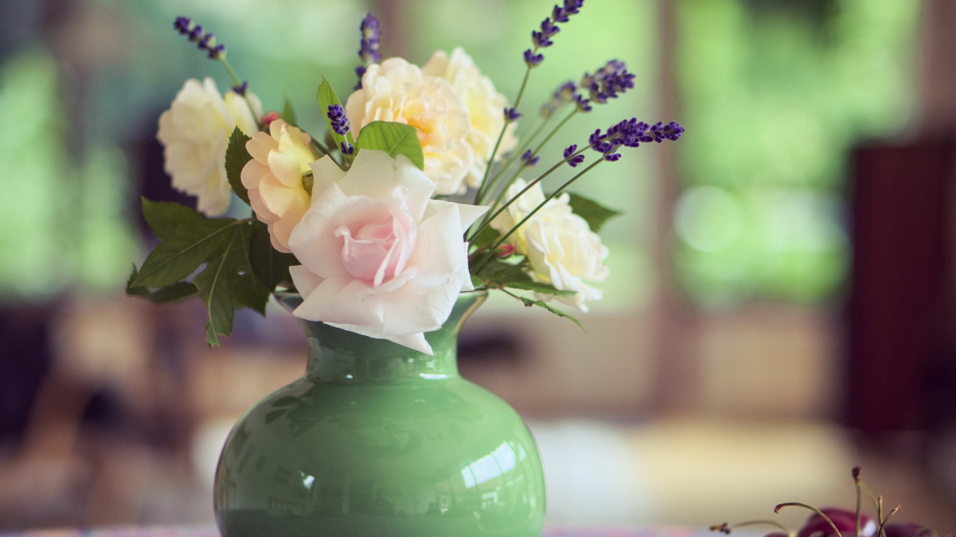 Tender Bouquet In Green Vase wallpaper 1366x768