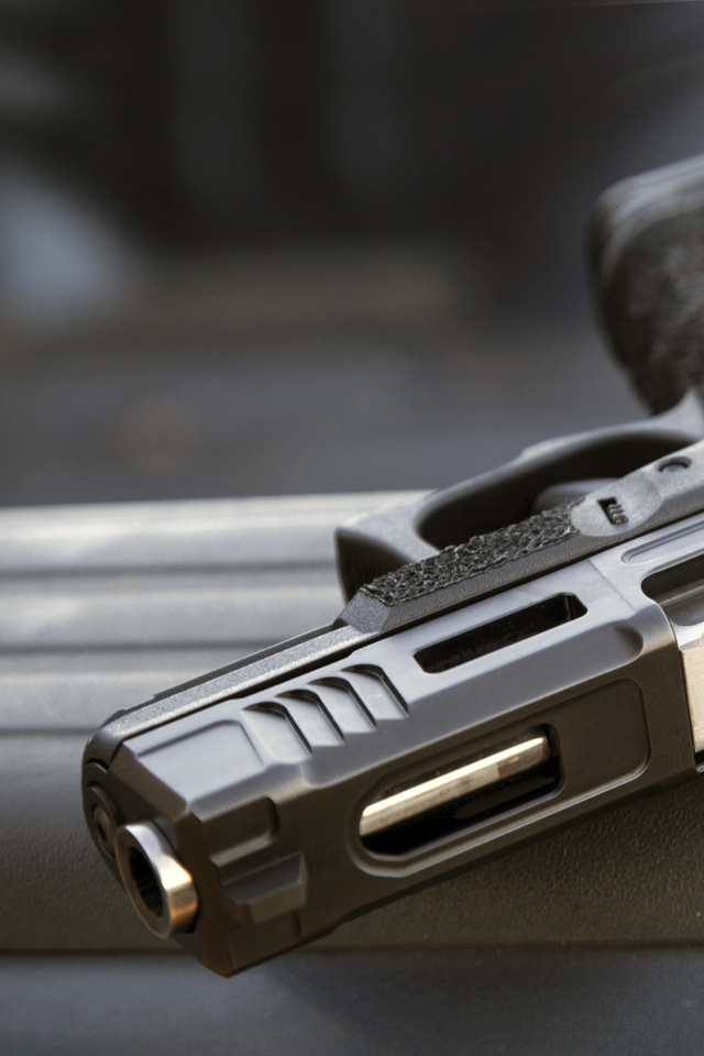 Das Glock 17 9 mm Pistol Wallpaper 640x960