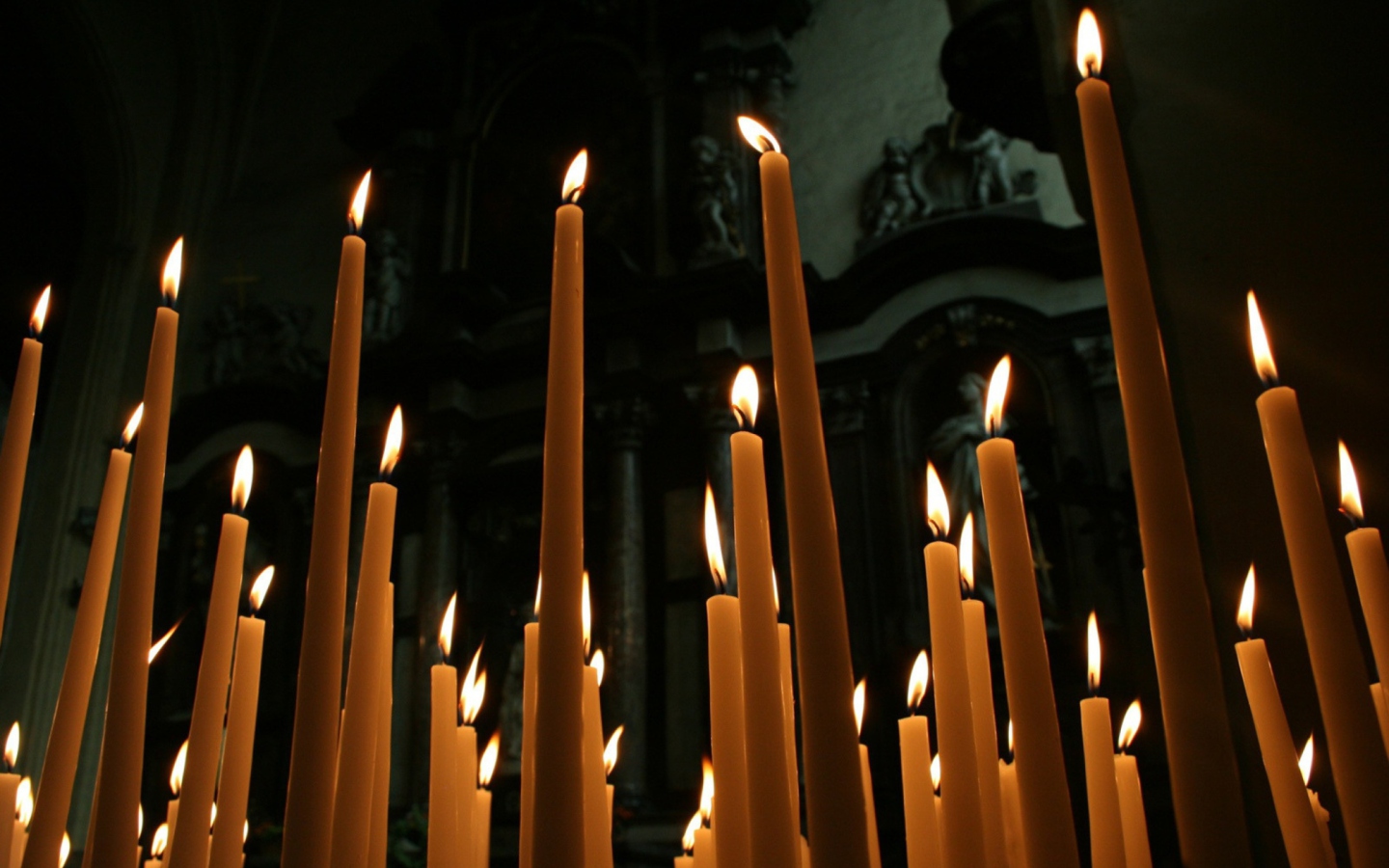 Sfondi Burning Candles 1440x900