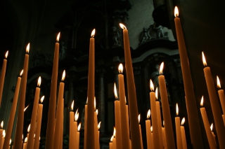 Burning Candles - Obrázkek zdarma pro Sony Xperia E1