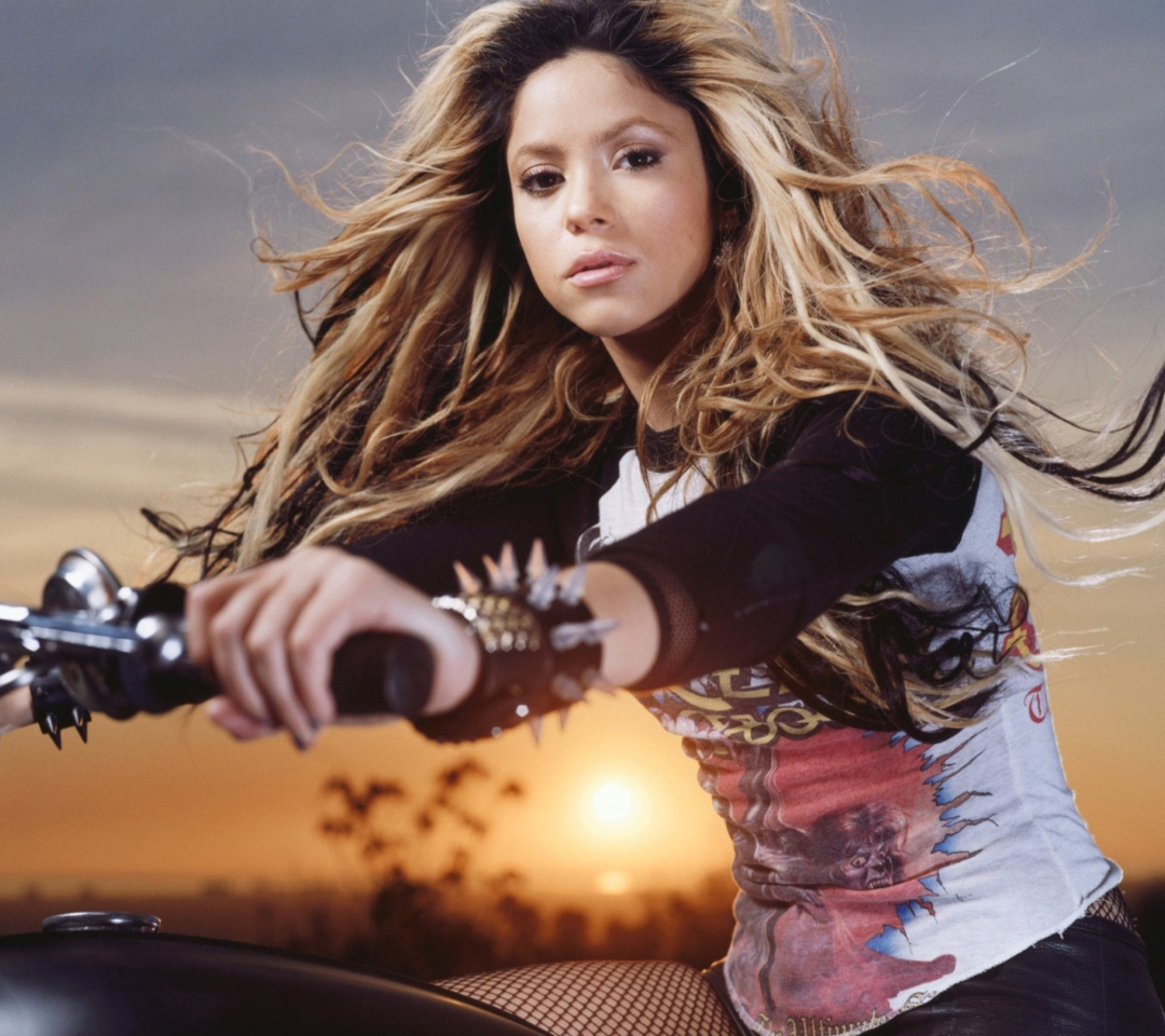Shakira Rocks wallpaper 1080x960