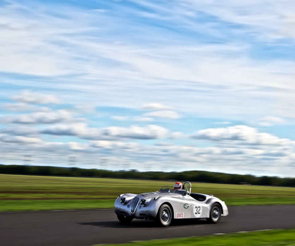 Silver Jaguar XK120 screenshot #1 960x800