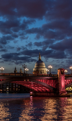 Westminster Bridge in UK wallpaper 240x400