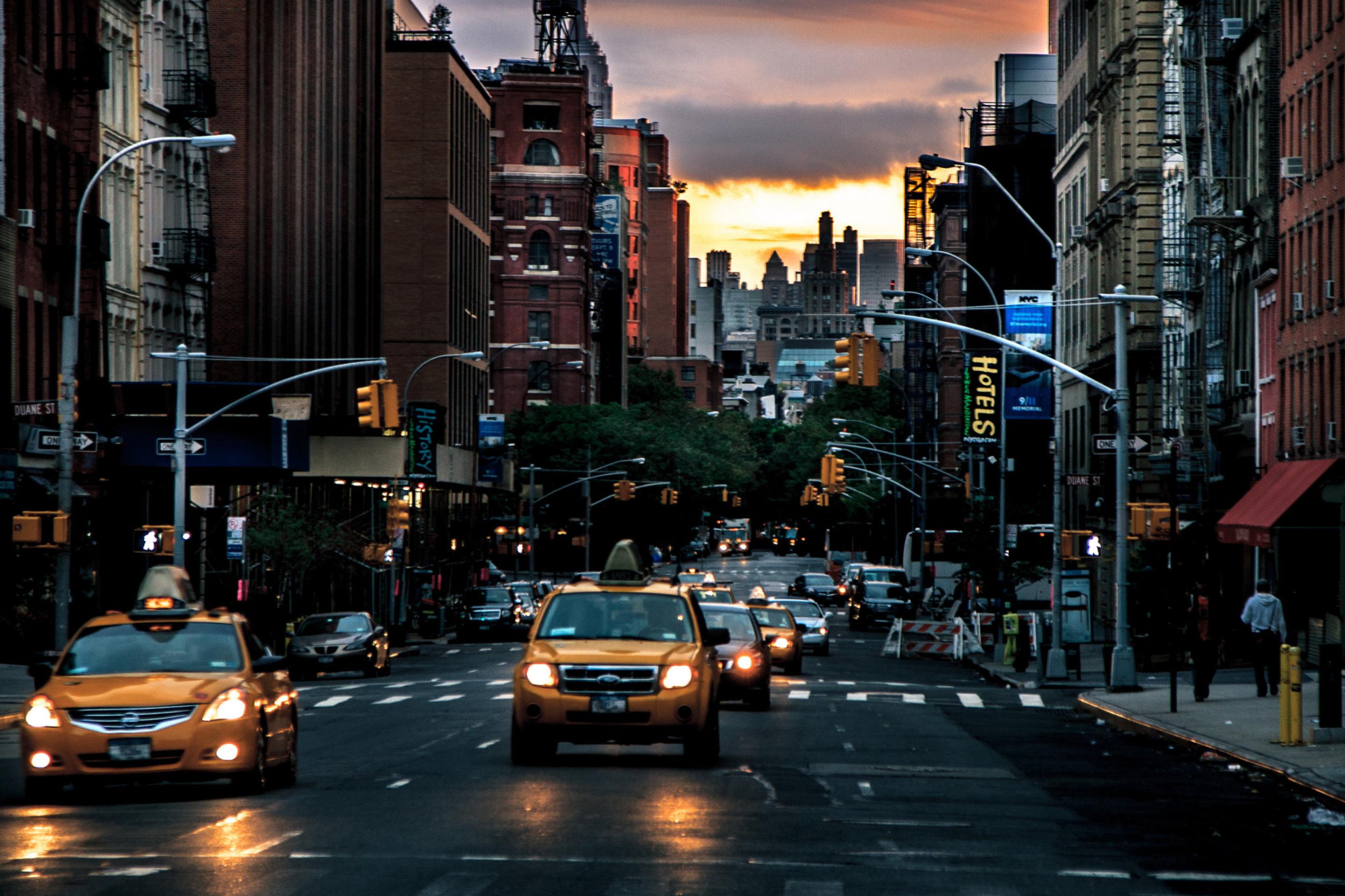 Screenshot №1 pro téma New York City Streets At Sunset 2880x1920