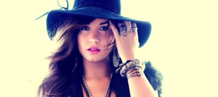 Screenshot №1 pro téma Demi Lovato 720x320