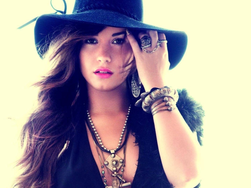 Screenshot №1 pro téma Demi Lovato 800x600