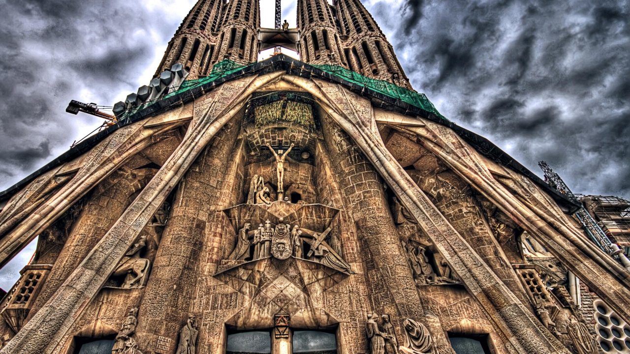 Screenshot №1 pro téma Barcelona Sagrada Familia 1280x720