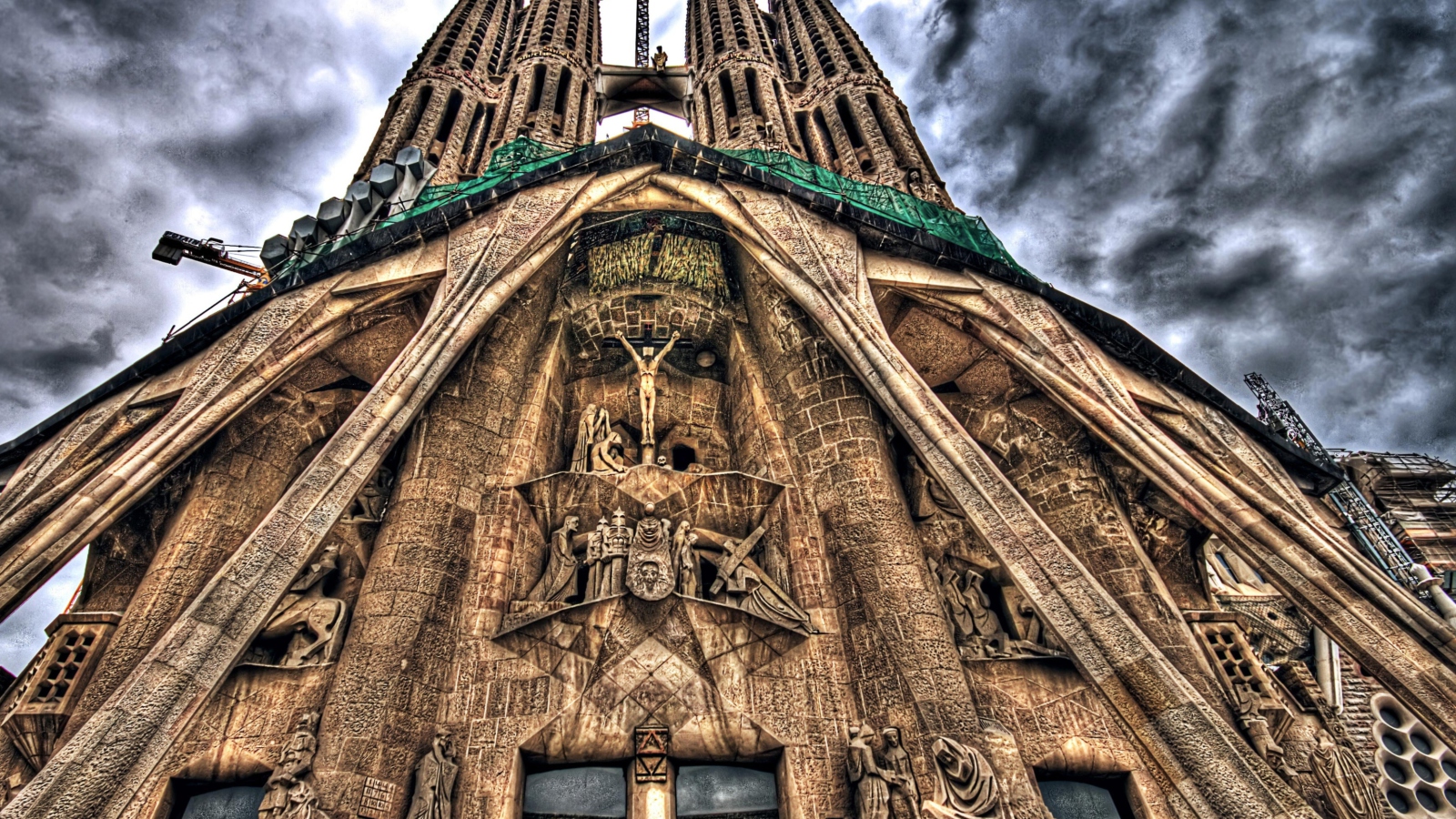 Screenshot №1 pro téma Barcelona Sagrada Familia 1600x900