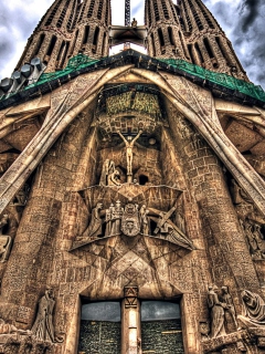 Screenshot №1 pro téma Barcelona Sagrada Familia 240x320