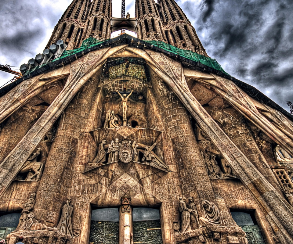 Screenshot №1 pro téma Barcelona Sagrada Familia 960x800