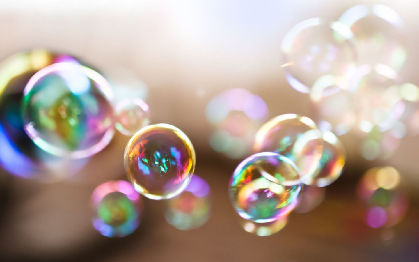 Das Colorful Bubbles Wallpaper 1440x900