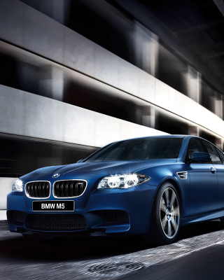 BMW M5 F10 sfondi gratuiti per iPhone 5
