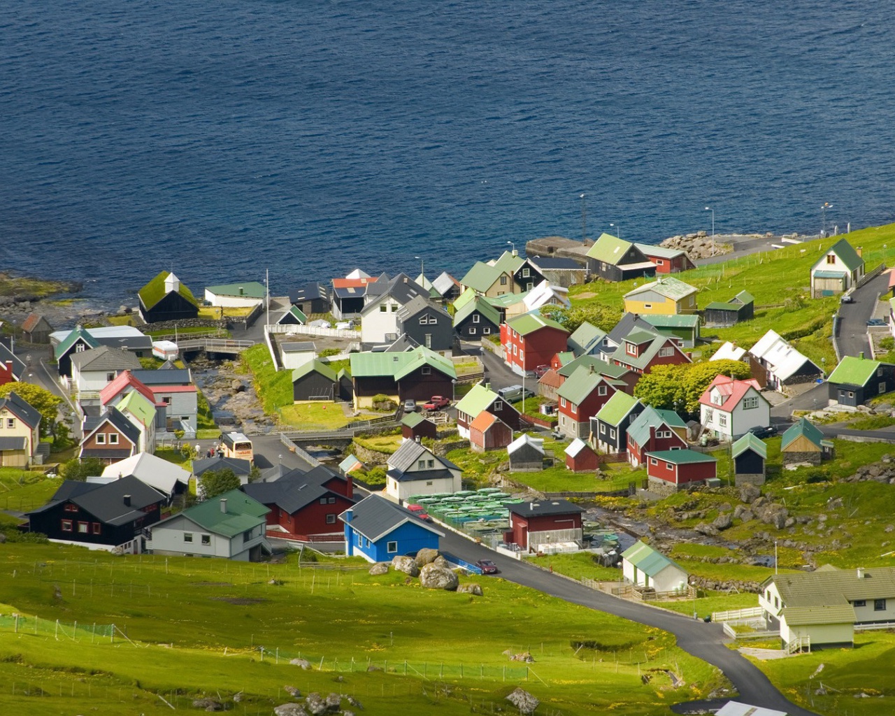 Screenshot №1 pro téma Funningsfjordur Faroe Islands 1280x1024