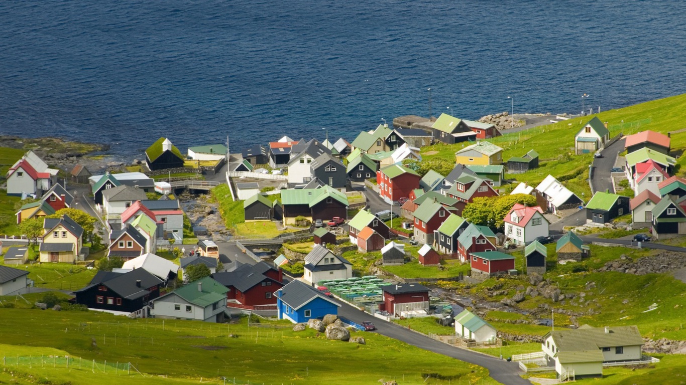 Screenshot №1 pro téma Funningsfjordur Faroe Islands 1366x768