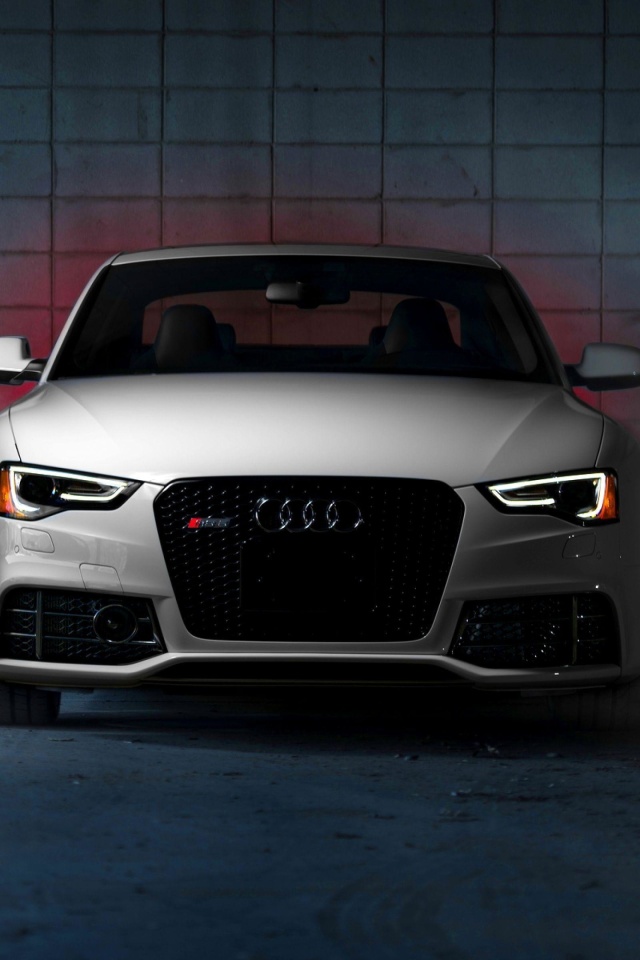 Audi RS5 screenshot #1 640x960