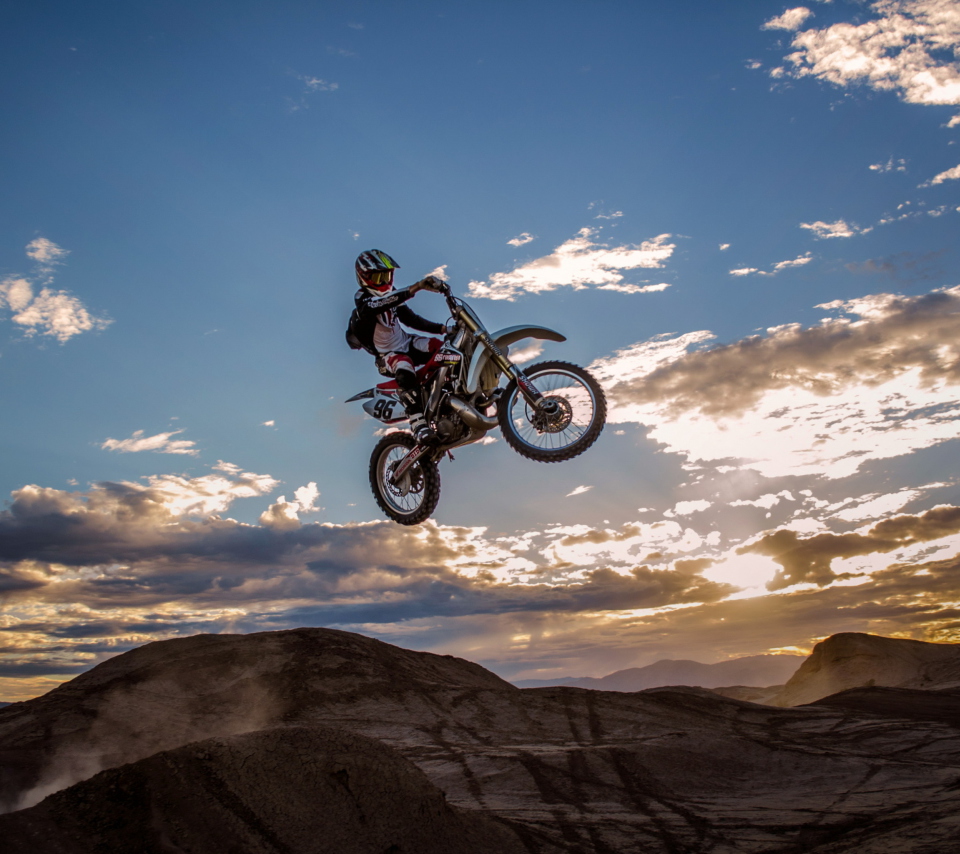 Das Motorcycle Jump Wallpaper 960x854