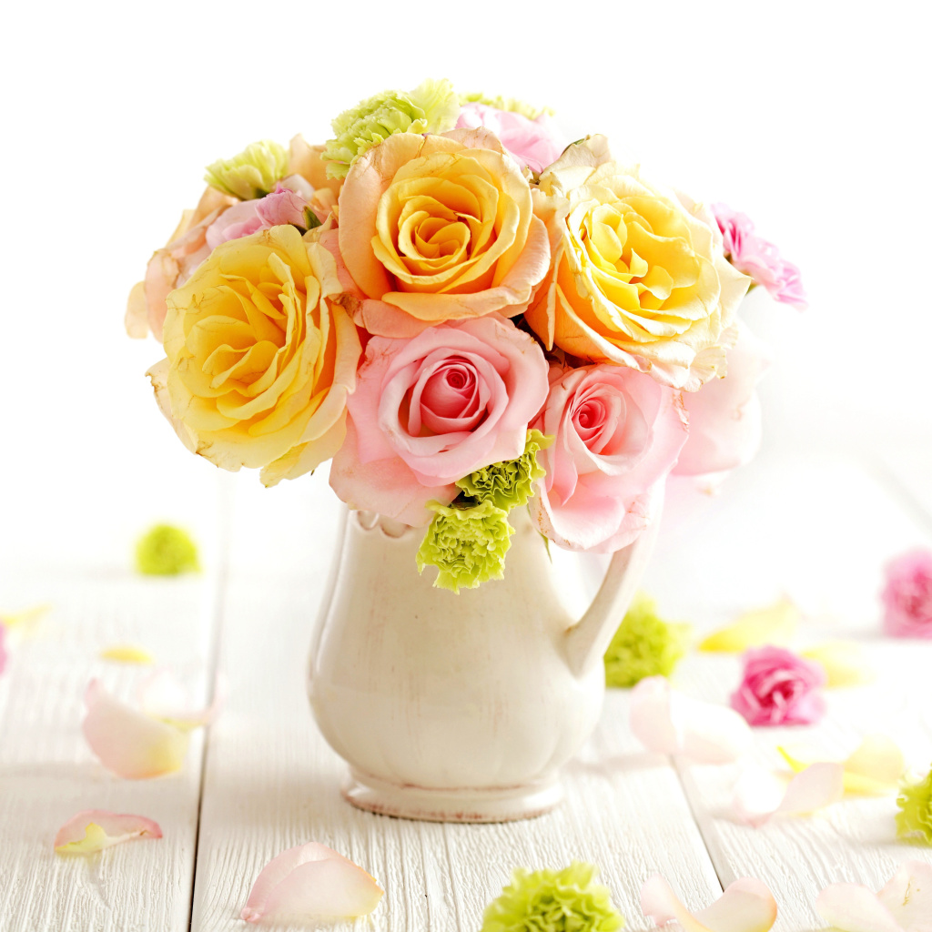 Fondo de pantalla Tender Purity Roses Bouquet 1024x1024