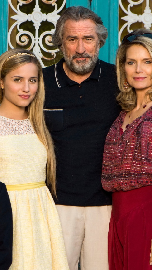 Обои Robert de Niro and Michelle Pfeiffer in The Family 640x1136