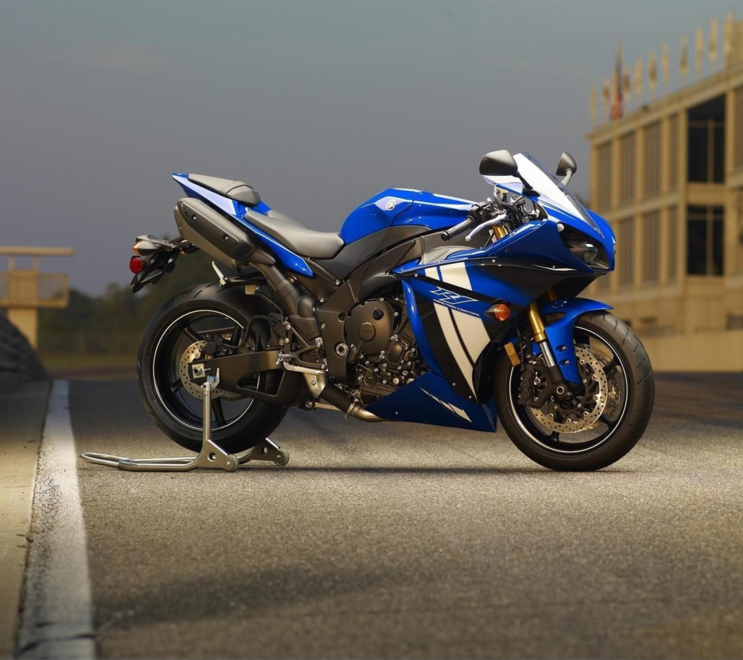 Das Yamaha R1 Motorcycle Wallpaper 1080x960