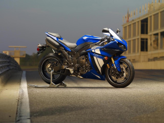 Fondo de pantalla Yamaha R1 Motorcycle 320x240