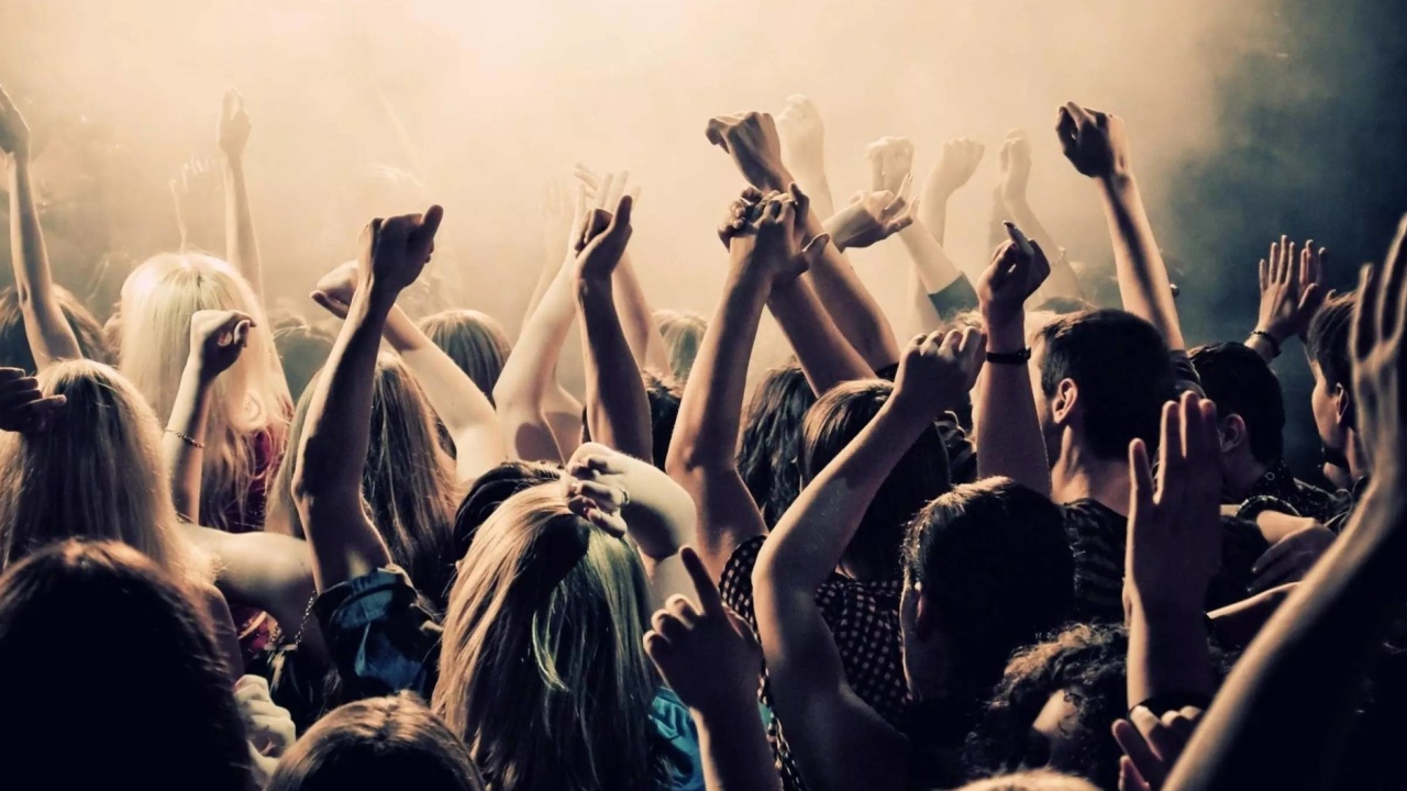 Das Crazy Party in Night Club, Put your hands up Wallpaper 1280x720