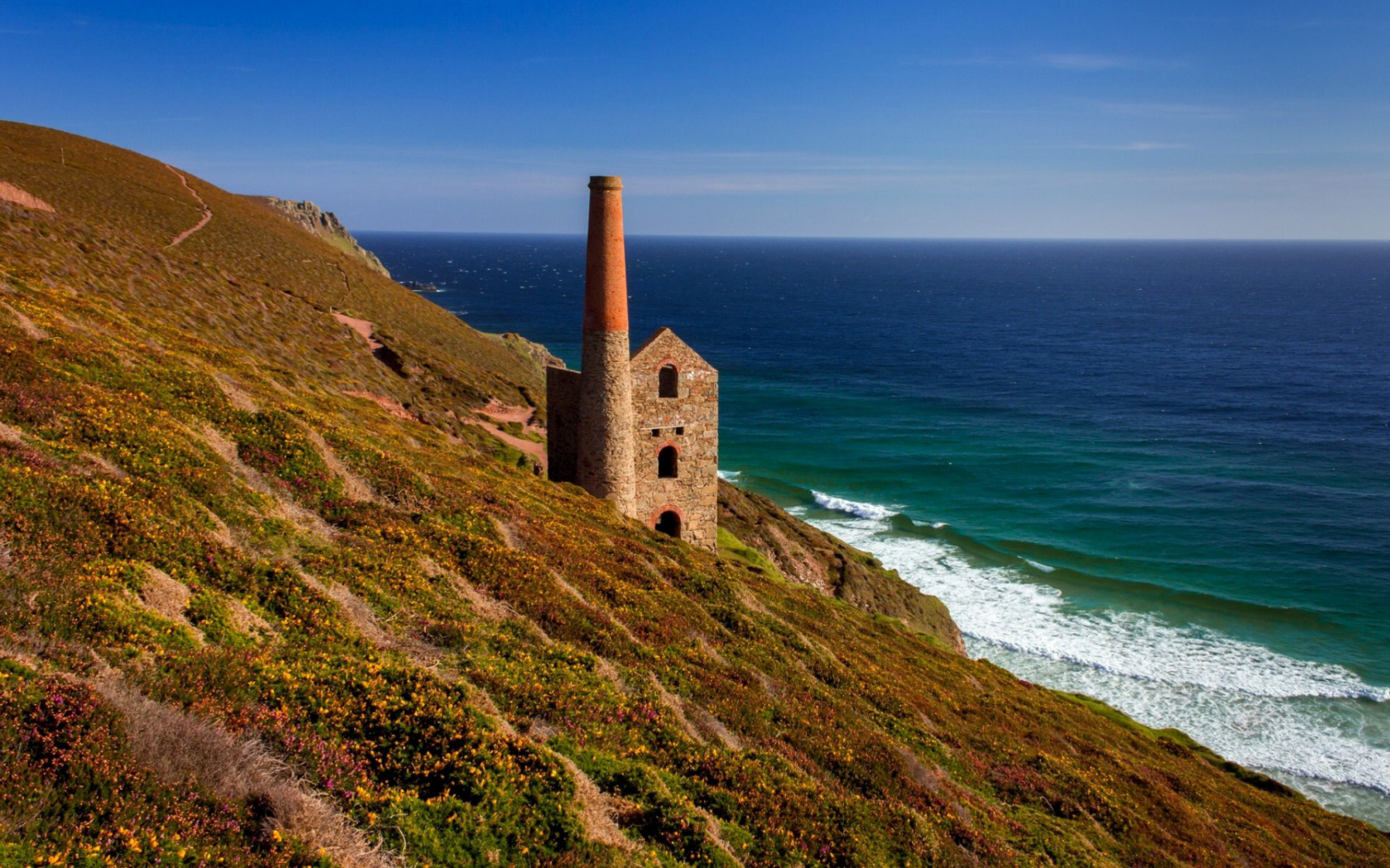 Lighthouse in Cornwall wallpaper 1680x1050