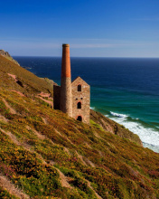 Обои Lighthouse in Cornwall 176x220