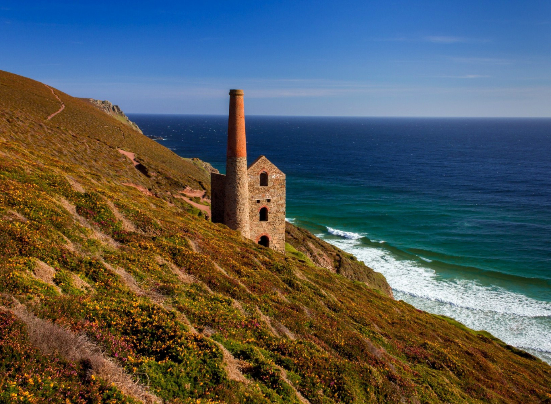 Lighthouse in Cornwall wallpaper 1920x1408