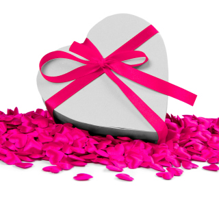 Heart Shaped Box Gift - Obrázkek zdarma pro 208x208