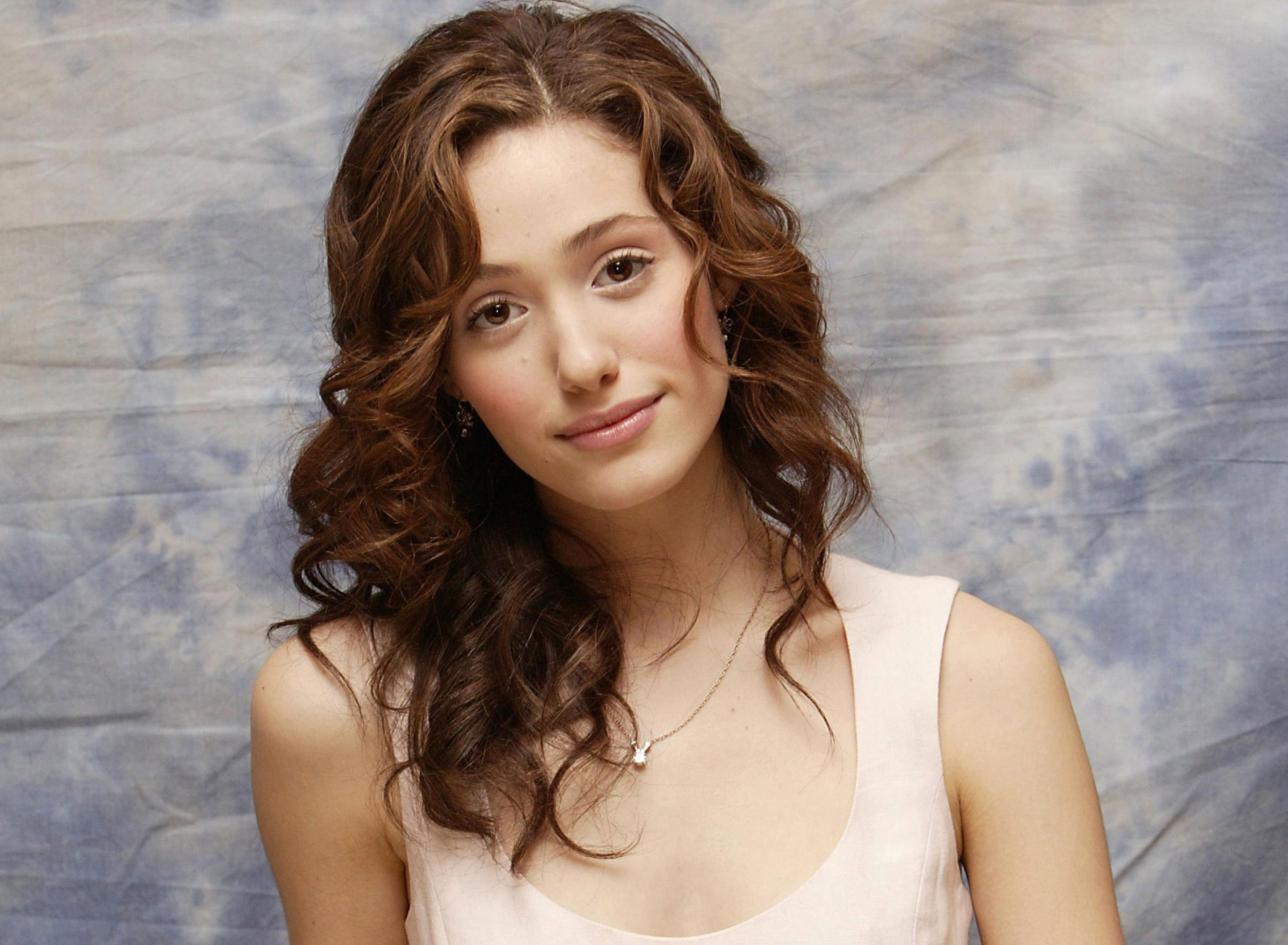 Обои Emmy Rossum 1920x1408