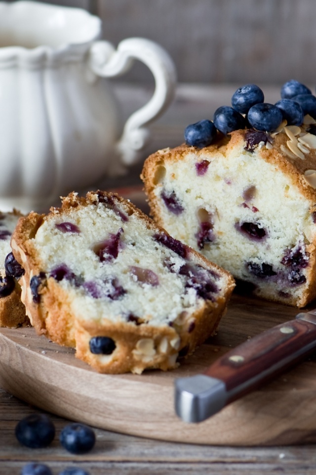 Sfondi Blueberries Cake 640x960