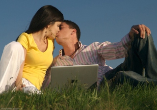 Kiss Of Love - Obrázkek zdarma pro Fullscreen Desktop 1024x768
