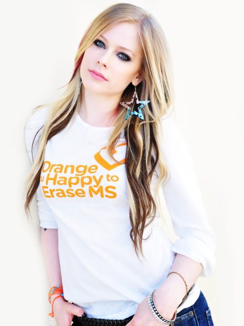 Fondo de pantalla Avril Lavigne 2013 480x640