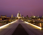 Fondo de pantalla Millennium Futuristic Bridge in London 176x144