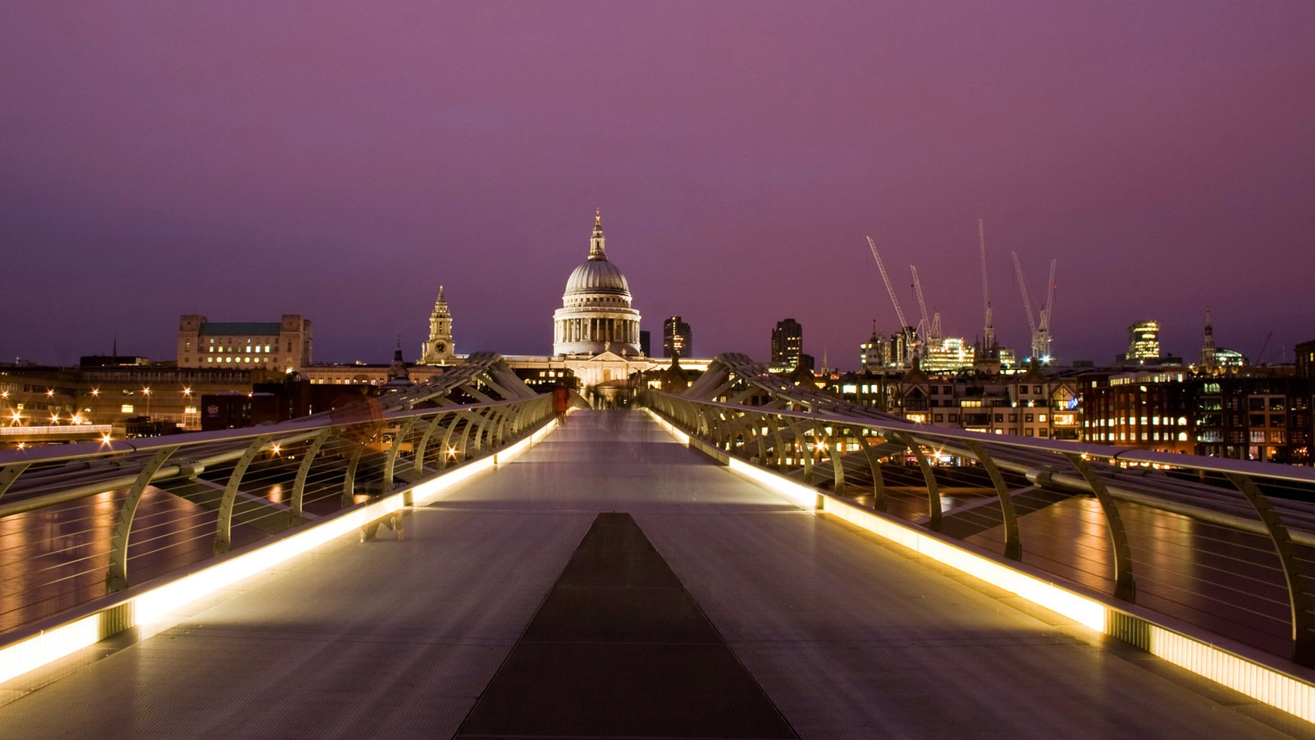 Fondo de pantalla Millennium Futuristic Bridge in London 1920x1080