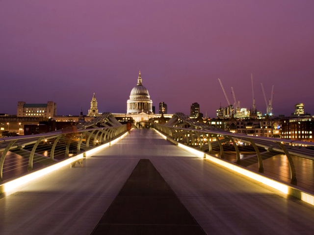 Обои Millennium Futuristic Bridge in London 640x480