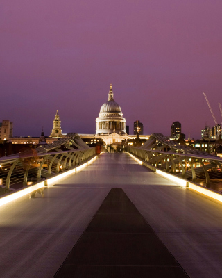 Millennium Futuristic Bridge in London - Obrázkek zdarma pro 640x1136