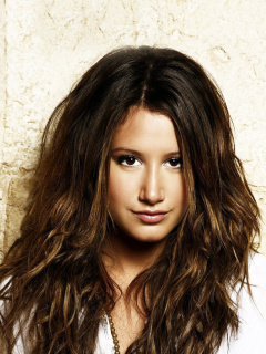 Sfondi Ashley Tisdale 240x320