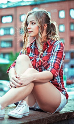 Beautiful Woman in Shorts from Norway screenshot #1 240x400