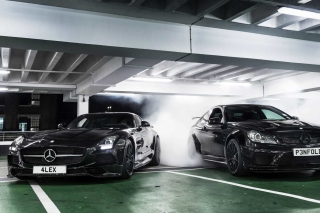 Mercedes in Garage - Obrázkek zdarma 