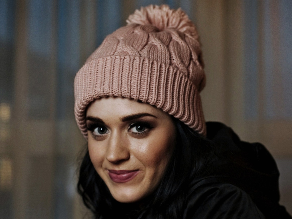 Das Katy Perry Wearing Hat Wallpaper 1024x768