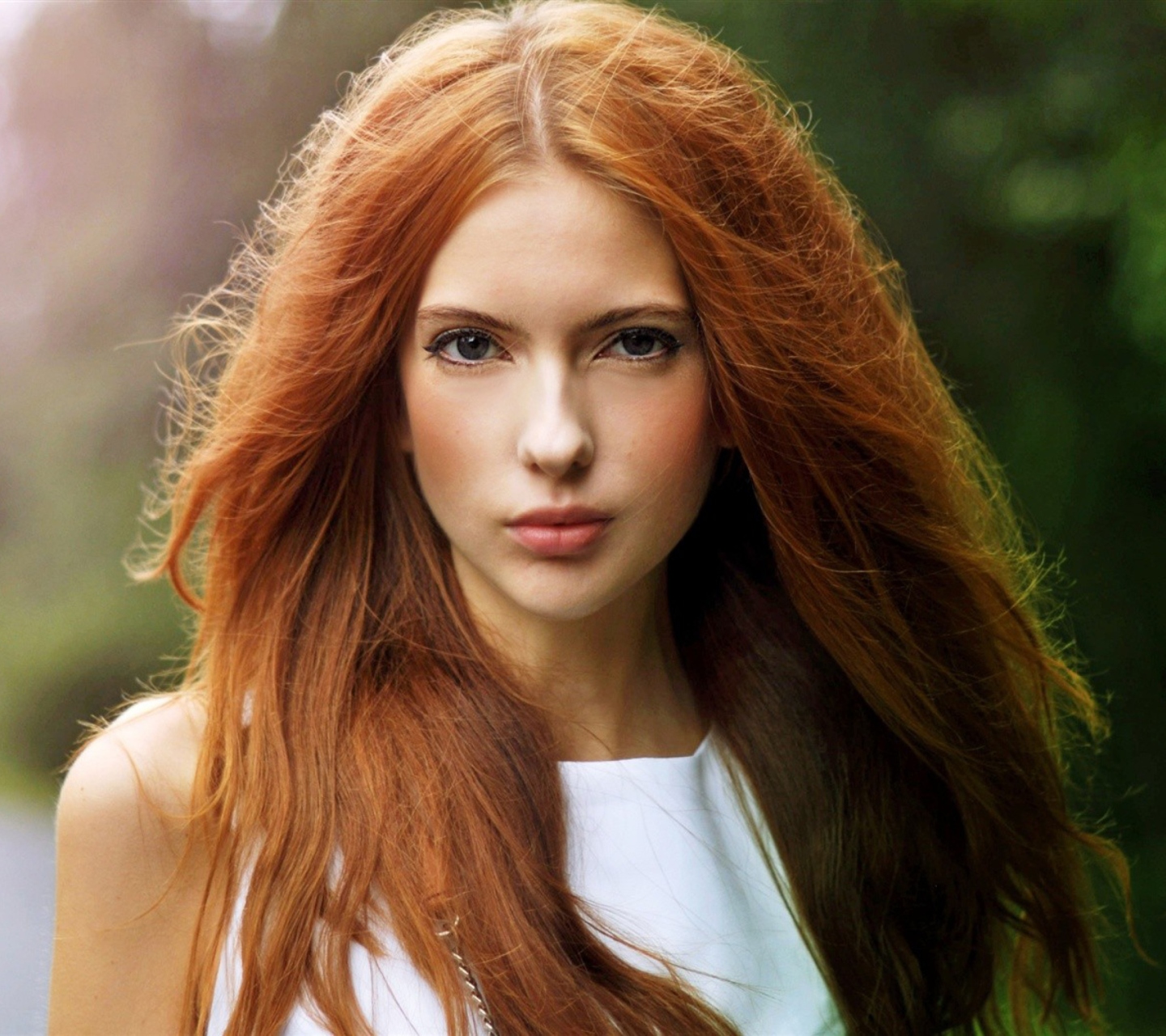 Screenshot №1 pro téma Beautiful Redhead Girl 1440x1280