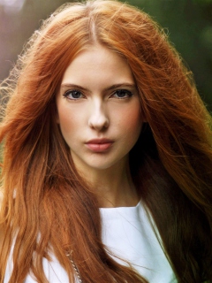 Screenshot №1 pro téma Beautiful Redhead Girl 240x320