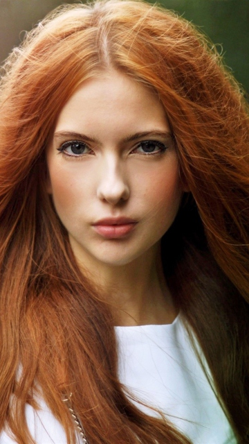 Screenshot №1 pro téma Beautiful Redhead Girl 360x640